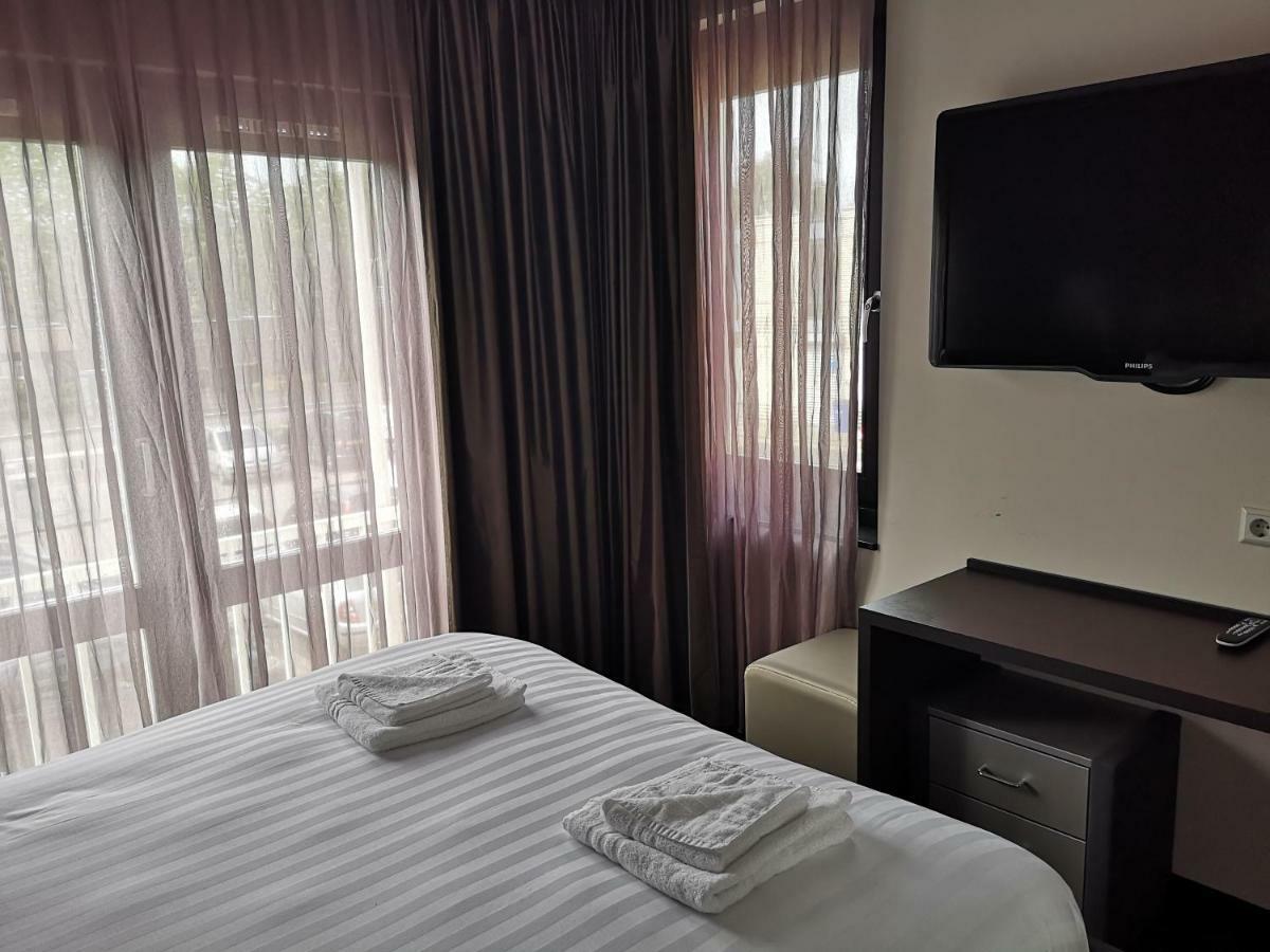Hotel De Lis Ліссе Екстер'єр фото